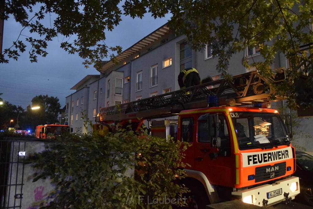 Feuer 2 Y Kellerbrand Koeln Ostheim Ruppinerstr P082.JPG - Miklos Laubert